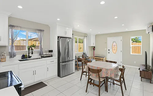 1472 Cerritos Ave #A Photo 1