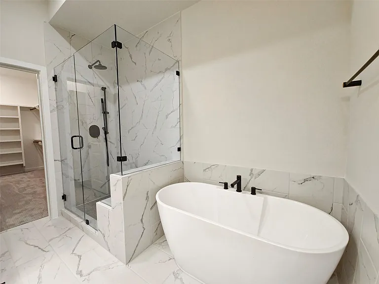 225 John Webster St — Photo 17