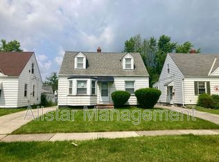 5214 Thomas St, Maple Heights, OH 44137