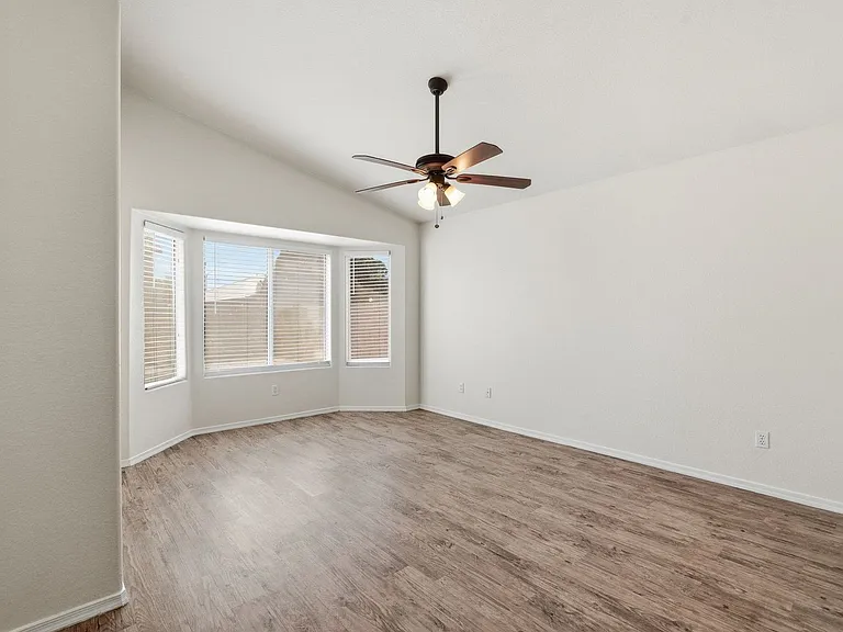 8621 W Shaw Butte Dr — Photo 17