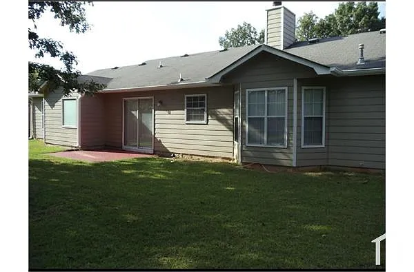 Building Photo - 527 Fieldgreen Dr