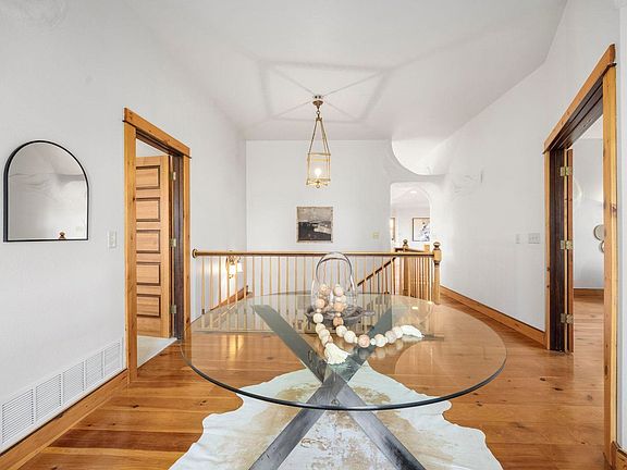 3rd image of 408 Eagle Lake Ct