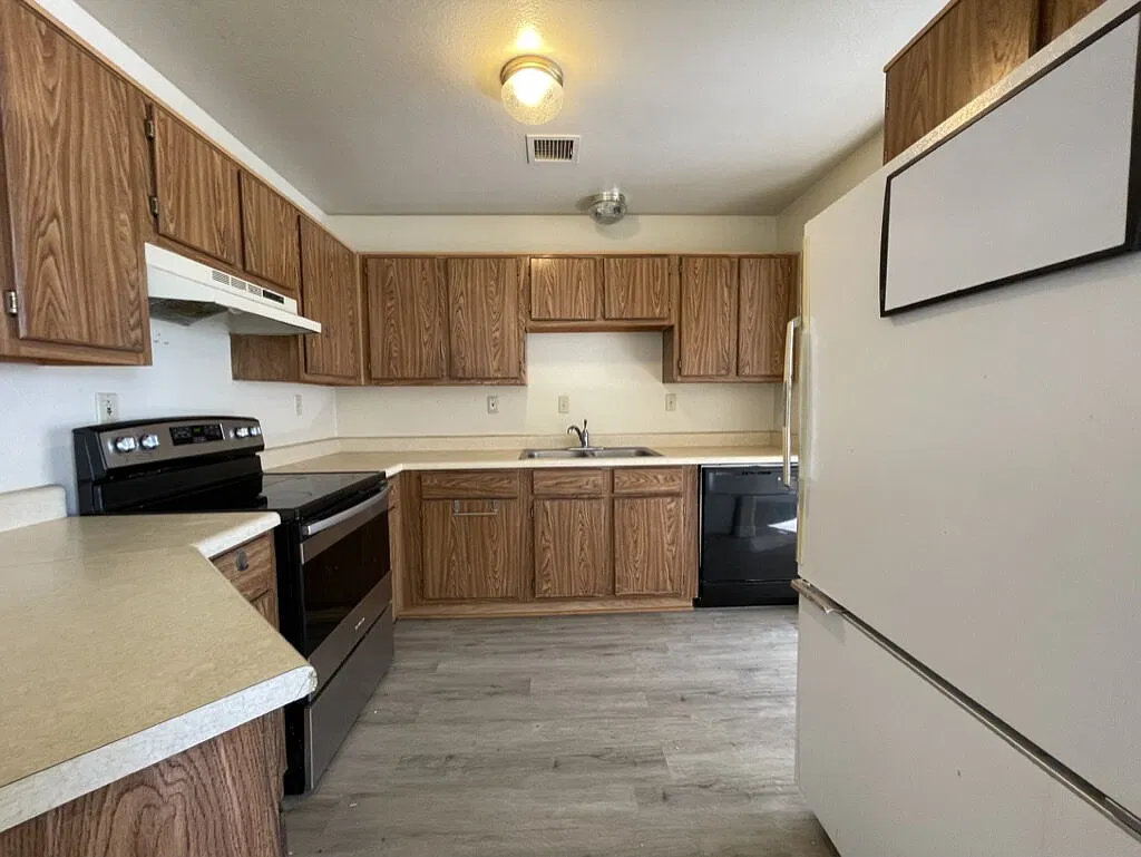2 bed, 2.0 bath, 890 sqft, $1,400 — Photo 3