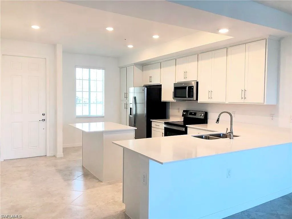 Building Photo - 43060 Greenway Blvd #714