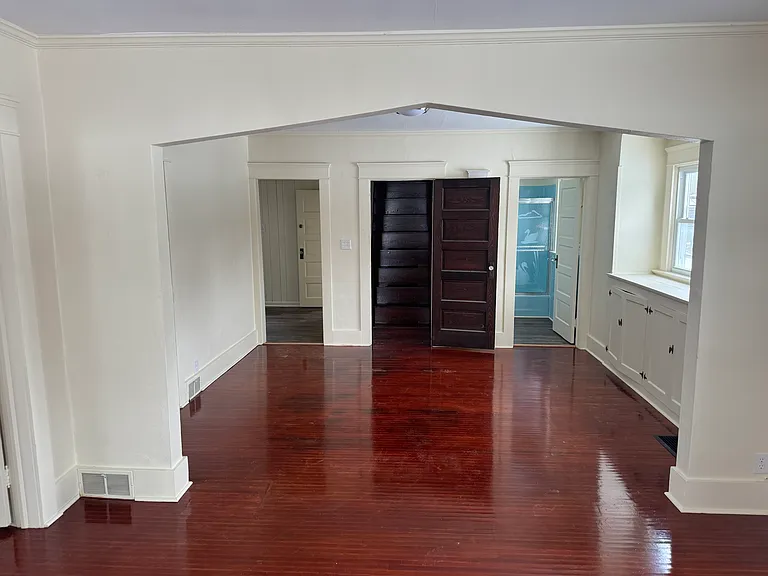 717 Charlotte Ave — Photo 2