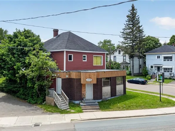 304 Mountain Rd #300, Moncton, NB E1C 2M1