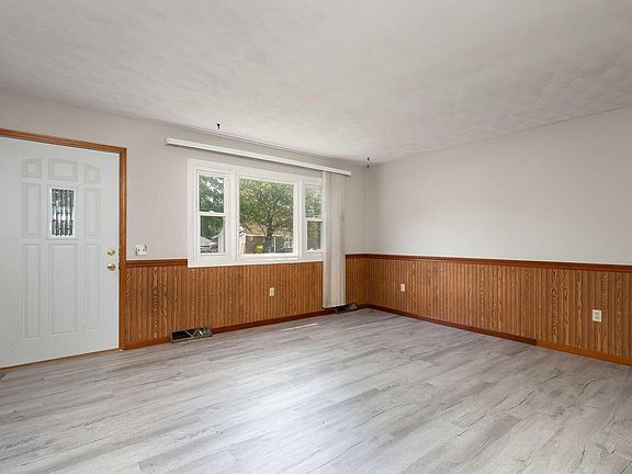 3rd image of 1825 28th Ave