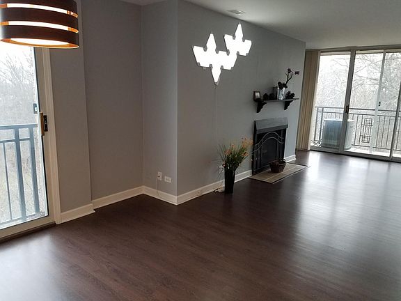 3rd image of 5800 Oakwood Dr Unit 5L