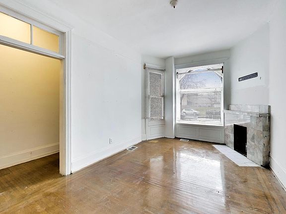 3rd image of 4505 S Indiana Ave