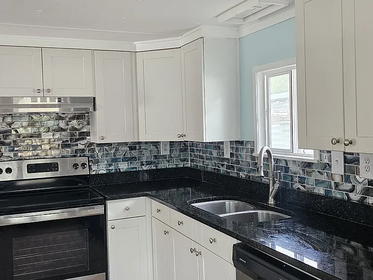 7137 Florestate Dr — Photo 2