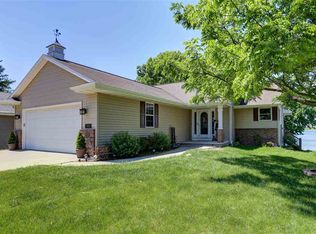 918 Tayco St, Menasha, WI 54952