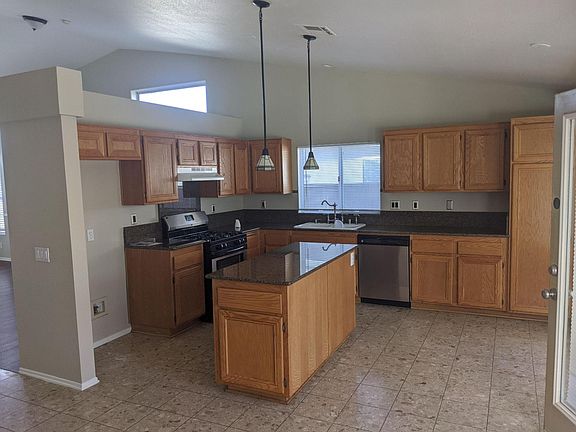 3rd image of 32860 Trailwood Ct