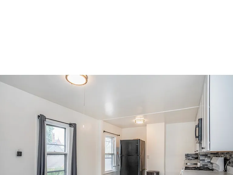 30 N 1st St #2 — Photo 3