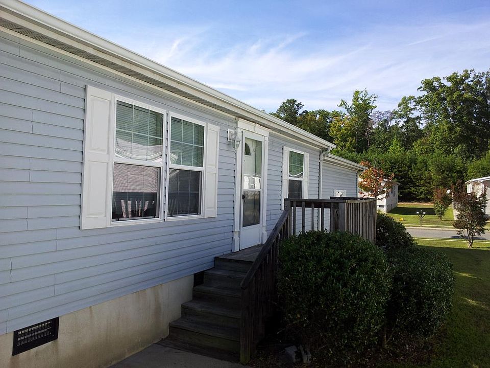 1st image of 495 Morris Ln #129