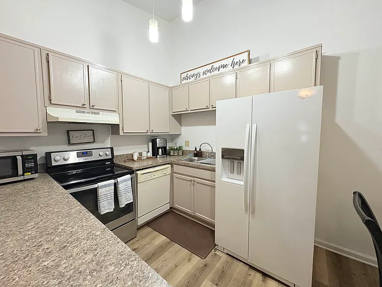 2073 Continental Ave — Photo 7
