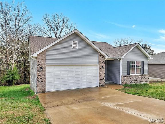 2nd image of 224 S Ridge Ct
