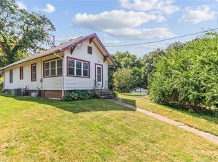 916 Davis Ave, Des Moines, IA 50315