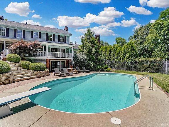 2nd image of 442 Ashton Ct