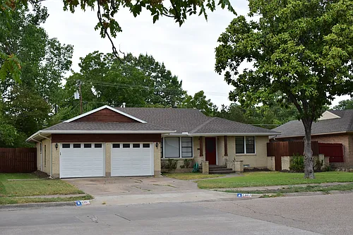 2307 Mockingbird Ln Photo 1