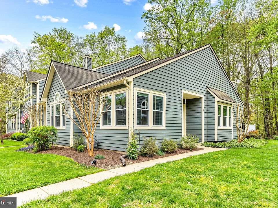 1st image of 20 Dorset Ct