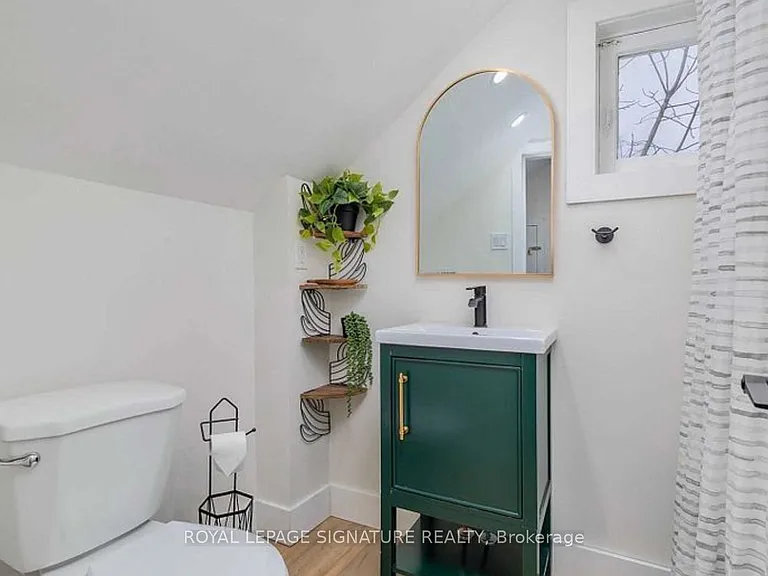 659 Dolph St N #UPPER — Photo 5