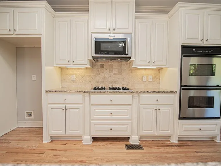 4012 Erin Dr — Photo 22