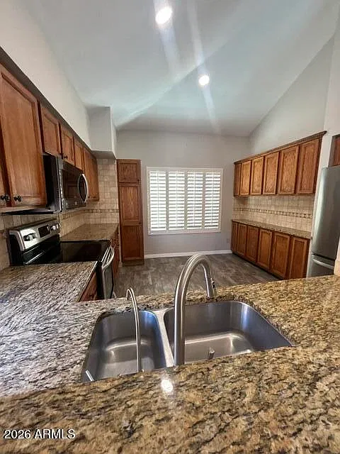 3 bed, 2.0 bath, 1448 sqft, $2,800 — Photo 4
