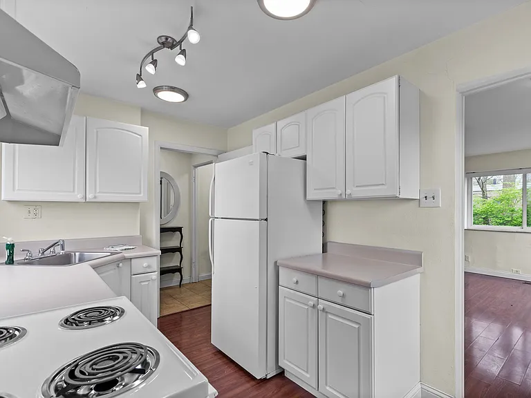 7848 Big Bend Blvd — Photo 18
