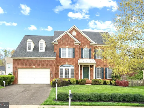 2032 Port Potomac Ave, Woodbridge, VA 22191