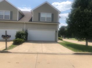 1201 Riviera Dr, Bloomington, IL 61701