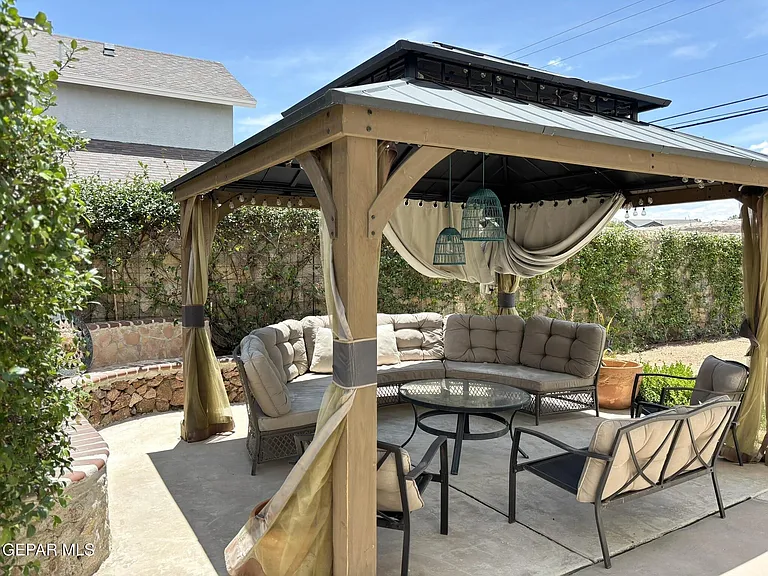 2313 Passage Pl — Photo 34