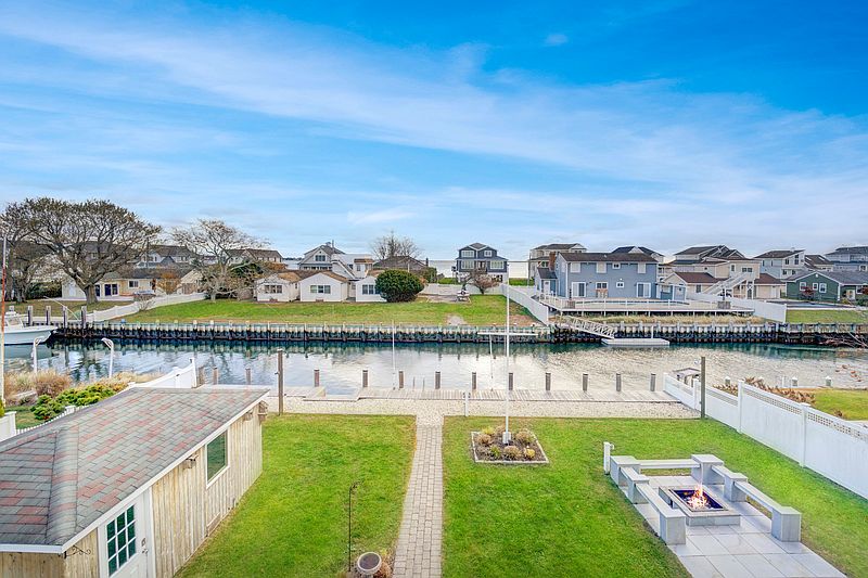 15 Marlin Rd, East Quogue, NY 11942 | Out East