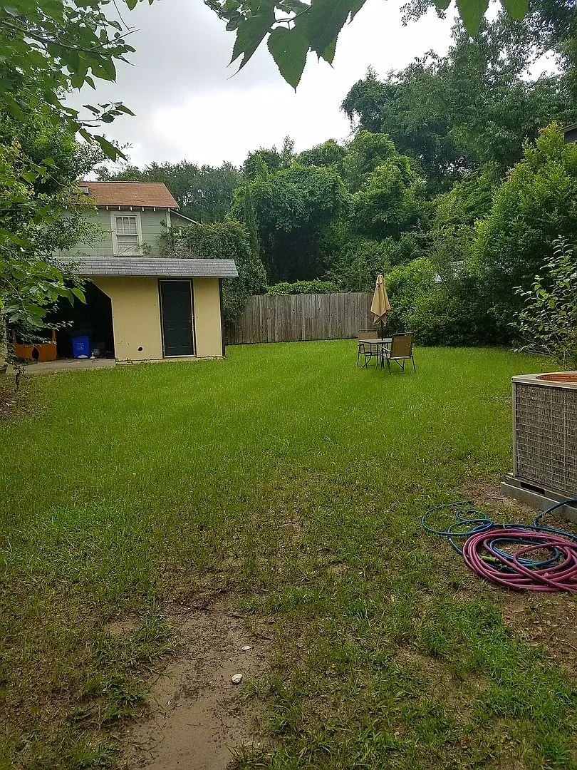 Cozy Two Bedroom Home In Park Circle — Photo 2