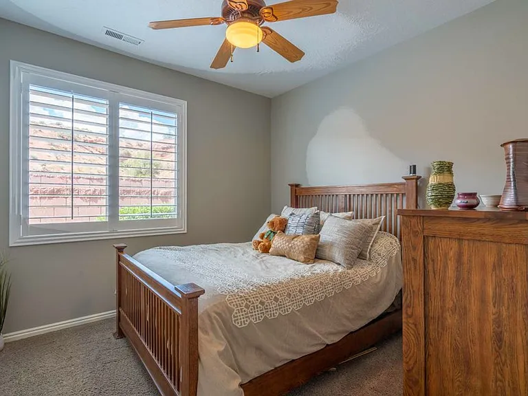 2329 N Prospector Ln — Photo 32