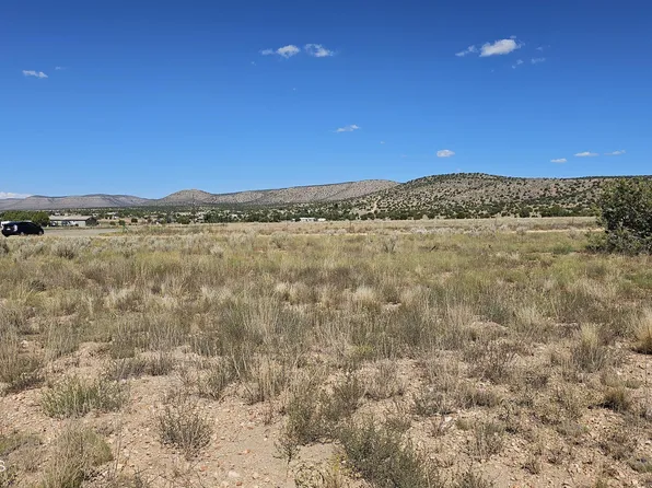 25975 N Catalina St, Paulden, AZ 86334