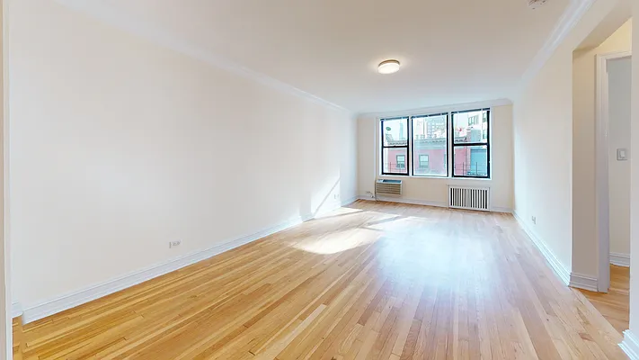 Rented by Bond New York | media 19