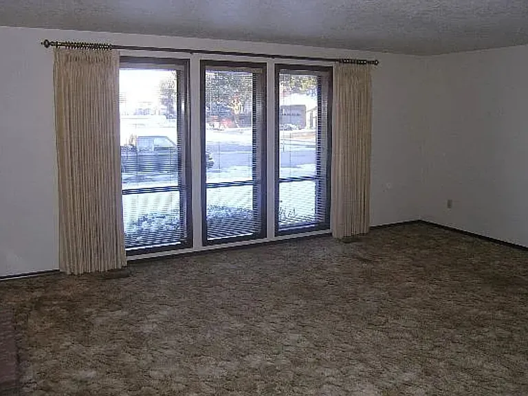 3693 S Yorktown Way — Photo 3