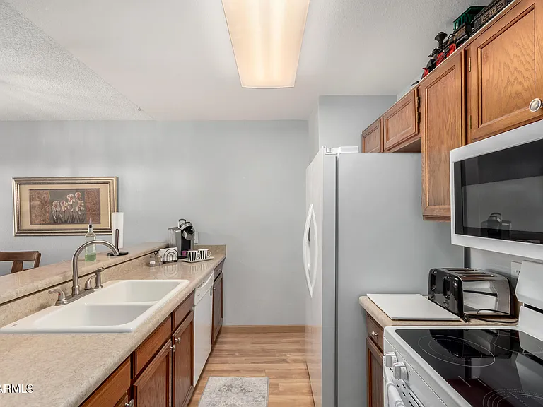 9264 W Morrow Dr — Photo 10