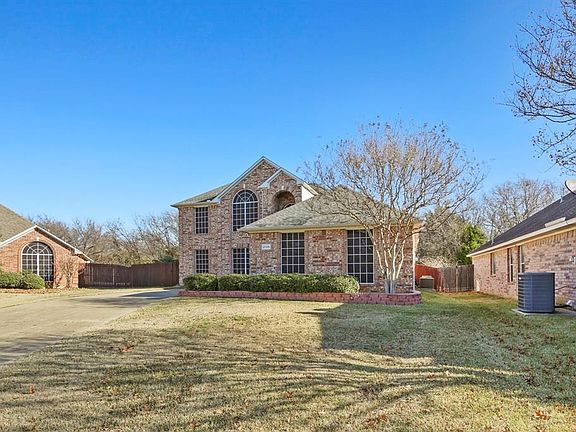 2nd image of 2728 Forest Lake Dr