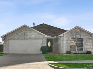 710 Green Acres Ln, Midlothian, TX 76065