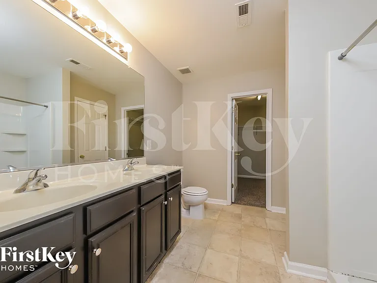 828 Peachtree Meadows Cir — Photo 11