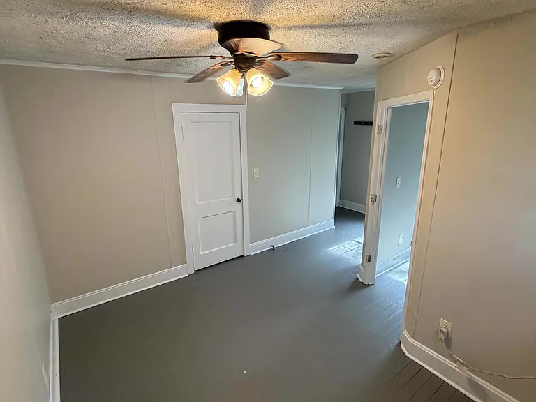 817 College St #4 — Photo 16