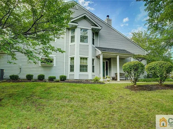 1 Vandeventer Ct #301, Sayreville, NJ 08872