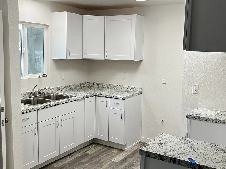 412 N St — Photo 9