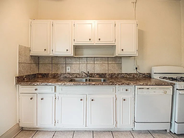 207 Midway Ave — Photo 26