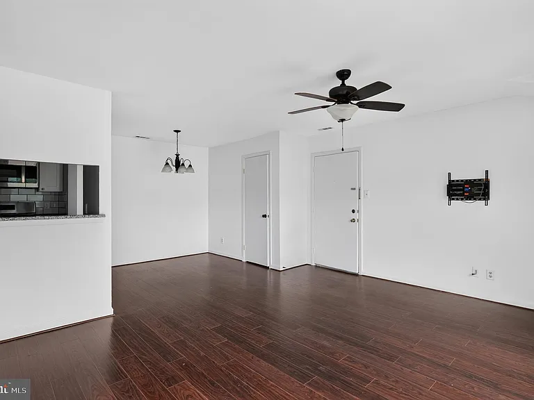 714 Woodhollow Dr — Photo 4