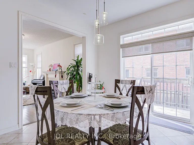 1139 Cenotaph Blvd — Photo 23
