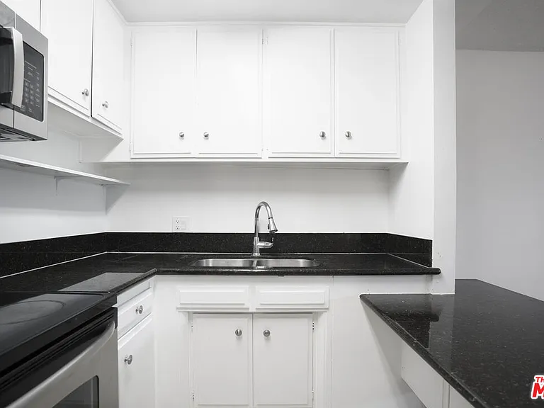 425 S Kenmore Ave #311 — Photo 11