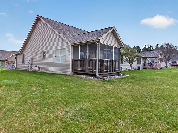 2nd image of 2934 Countryside Ln