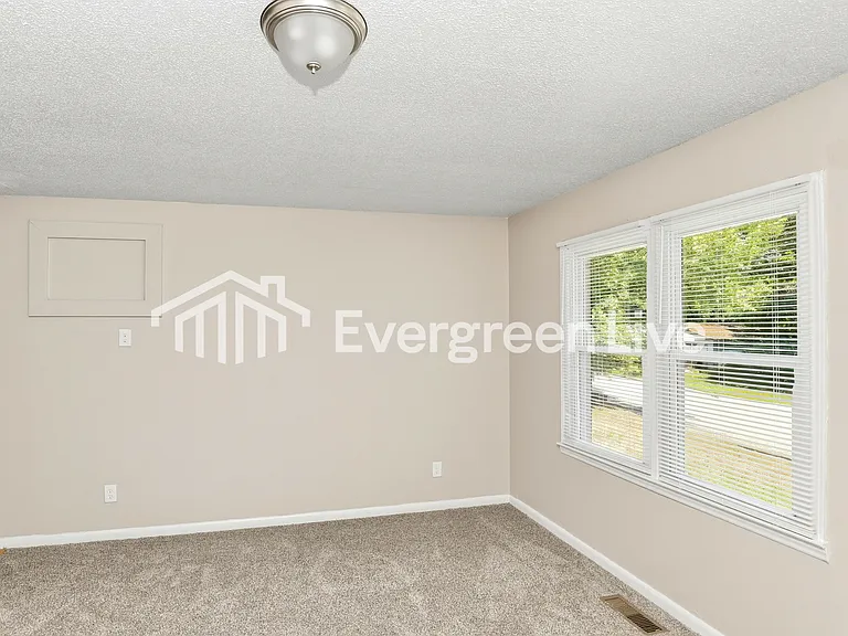 604 Parkwood Dr — Photo 8